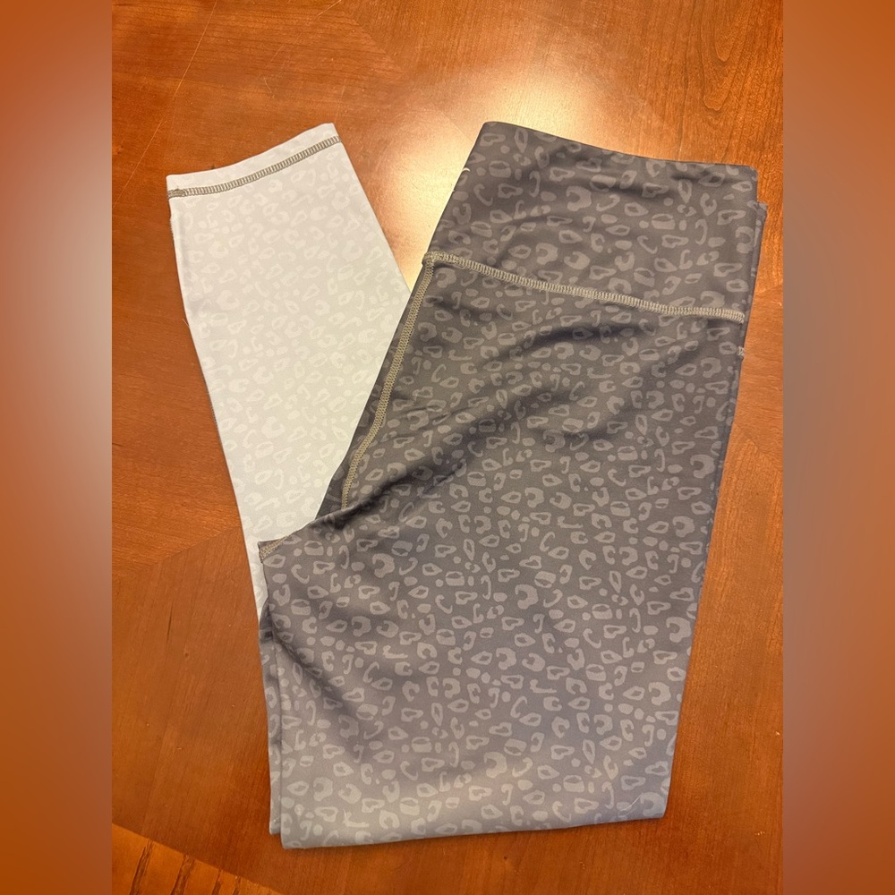 ZYIA Gray ombré Patterned Leggings